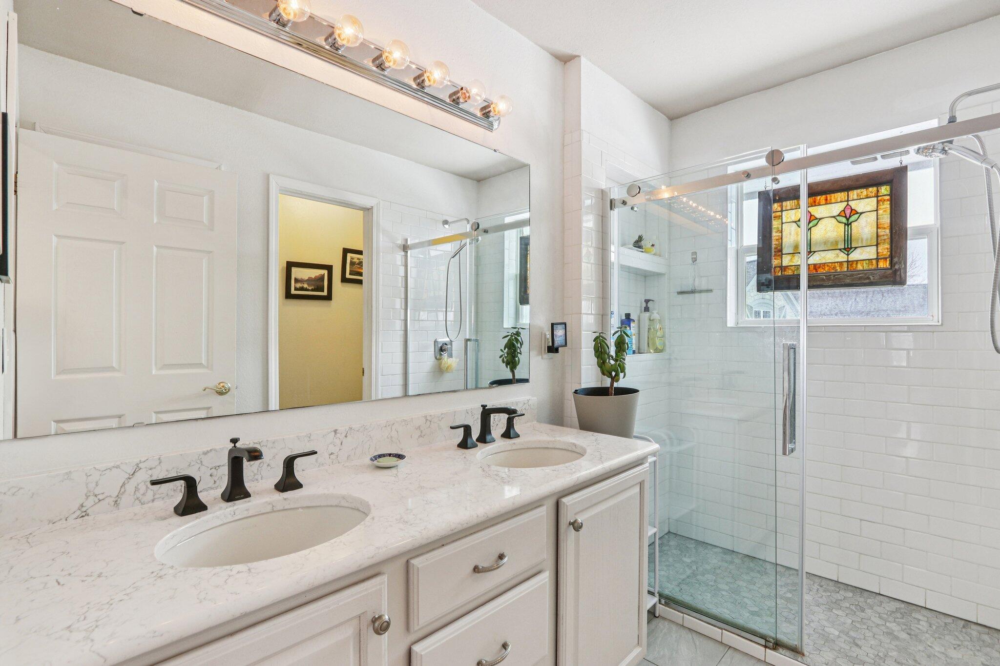 1274 Gullane Court, Unit 1519 Geneva, WI 53147 - Photo 32 of 70 Upper Level Full Bath