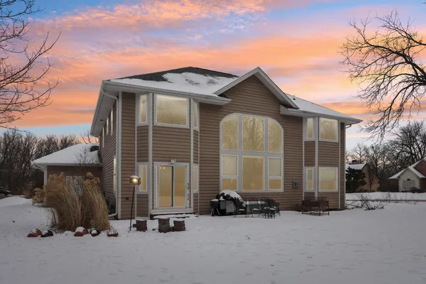 $975,000 | 1274 Gullane Court, Unit 1519, Geneva, WI 53147