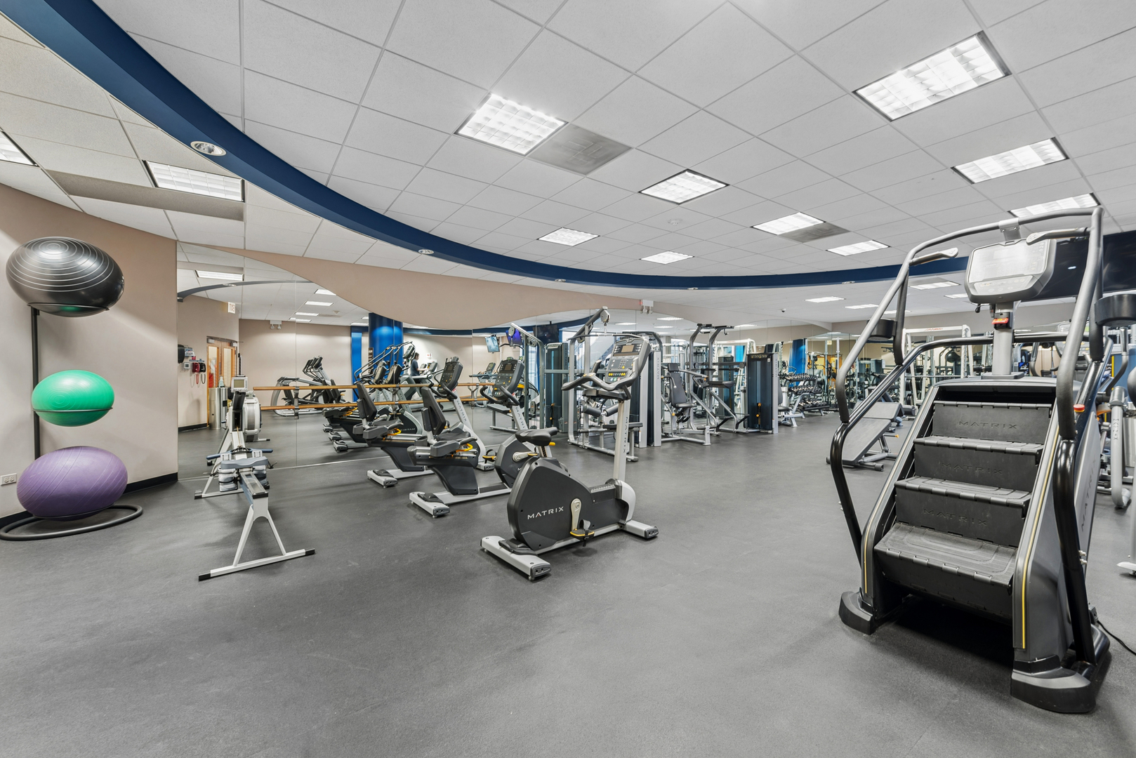 260 East Chestnut Street, Unit 3207 Chicago, IL 60611 - Photo 25 of 28