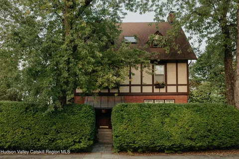 $1,495,000 | 8 Hartwell Avenue, Hudson, NY 12534