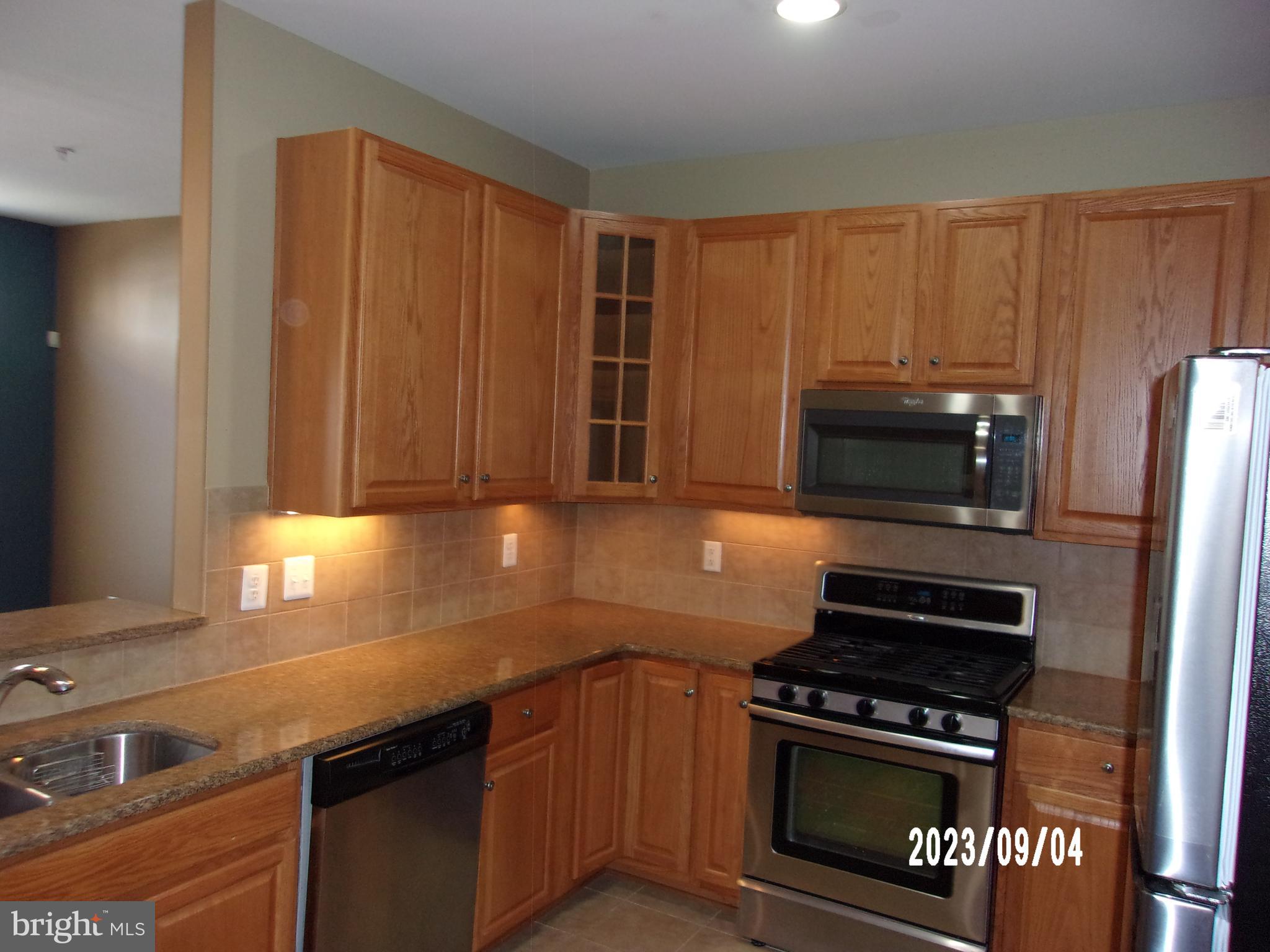 11607 Leesborough Circle Silver Spring, MD 20902 - Photo 14 of 29 Stainless Steel and Granite