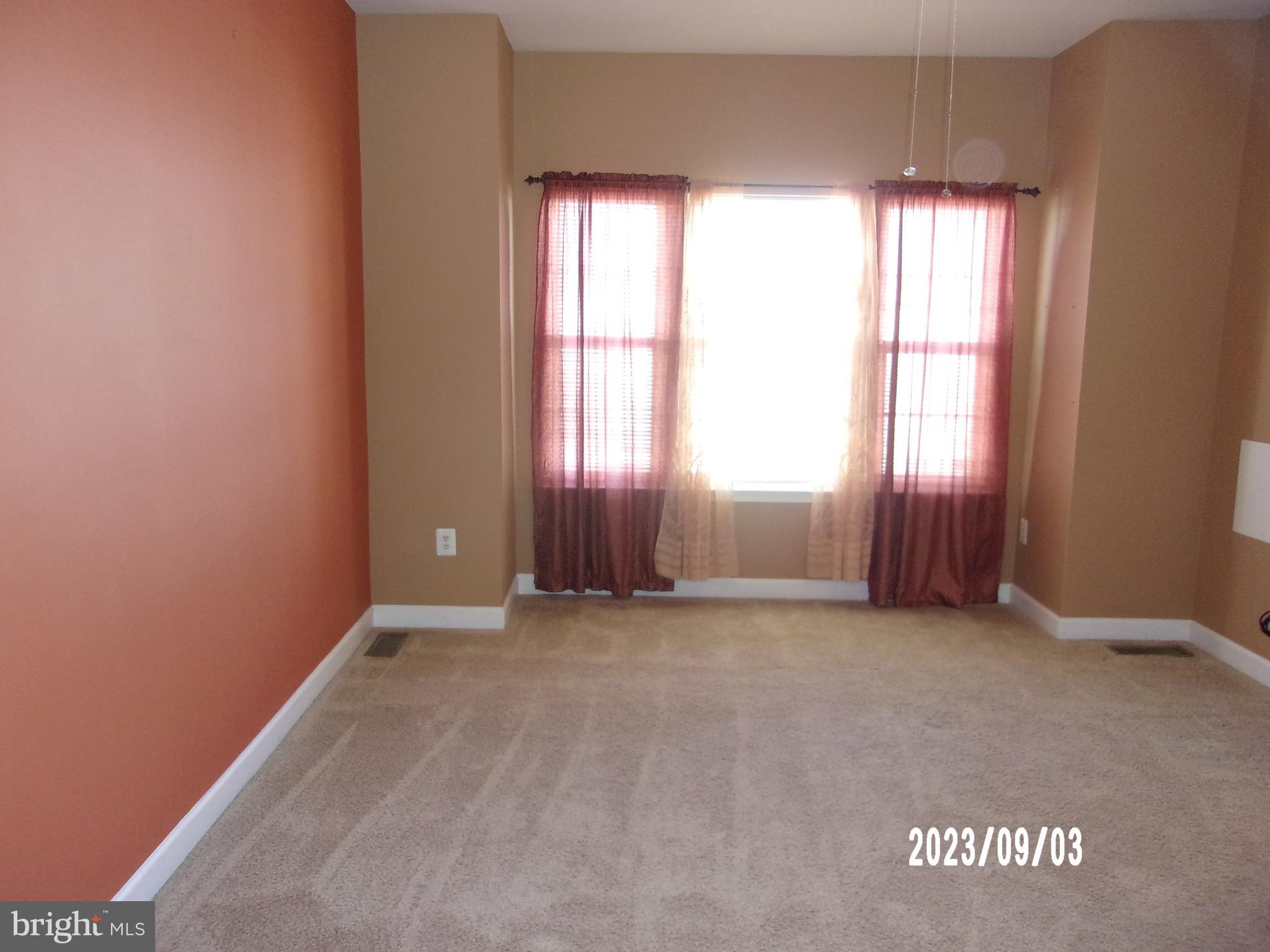 11607 Leesborough Circle Silver Spring, MD 20902 - Photo 18 of 29 Large Master Bedroom