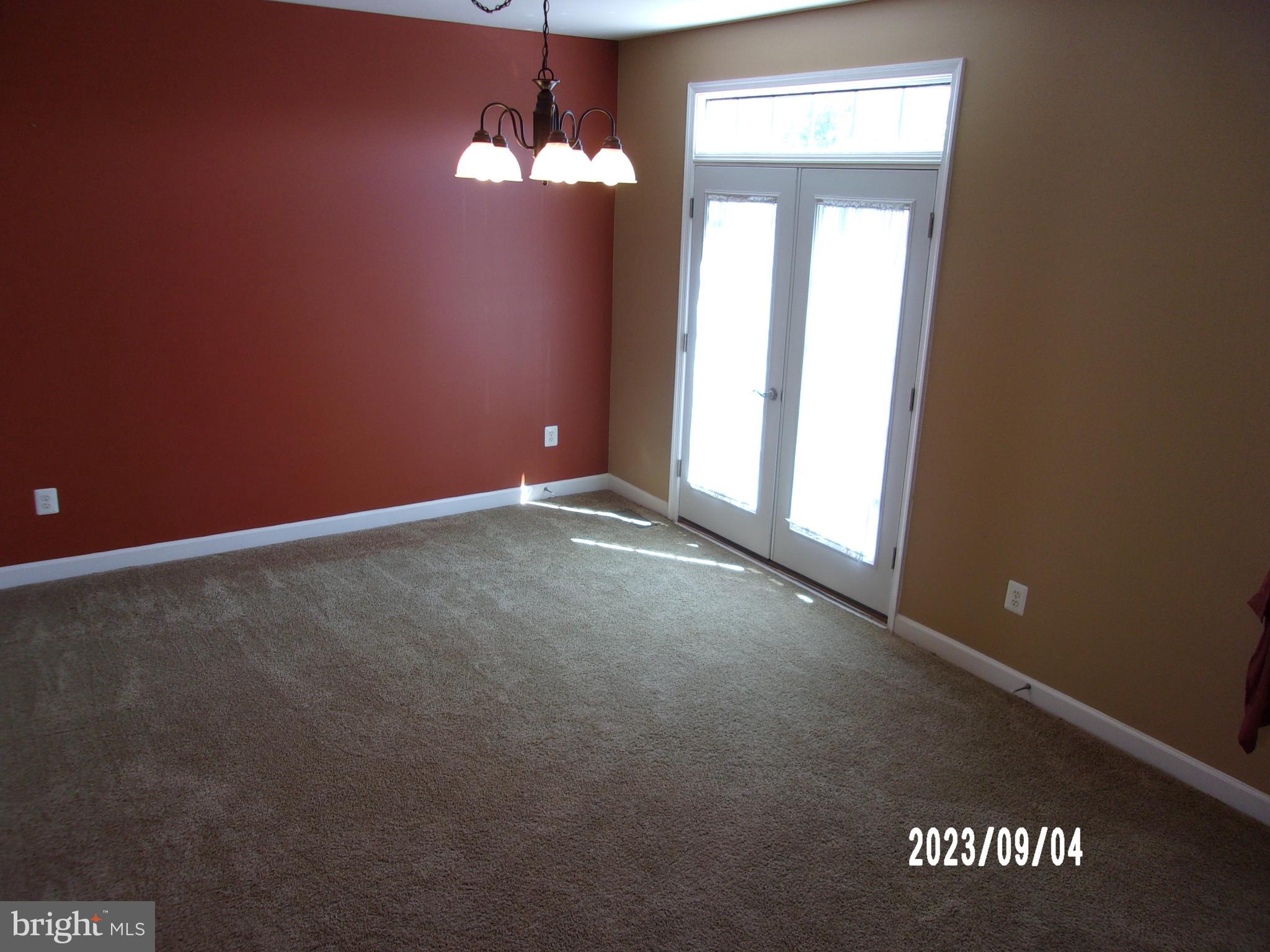 11607 Leesborough Circle Silver Spring, MD 20902 - Photo 7 of 29 Main Level