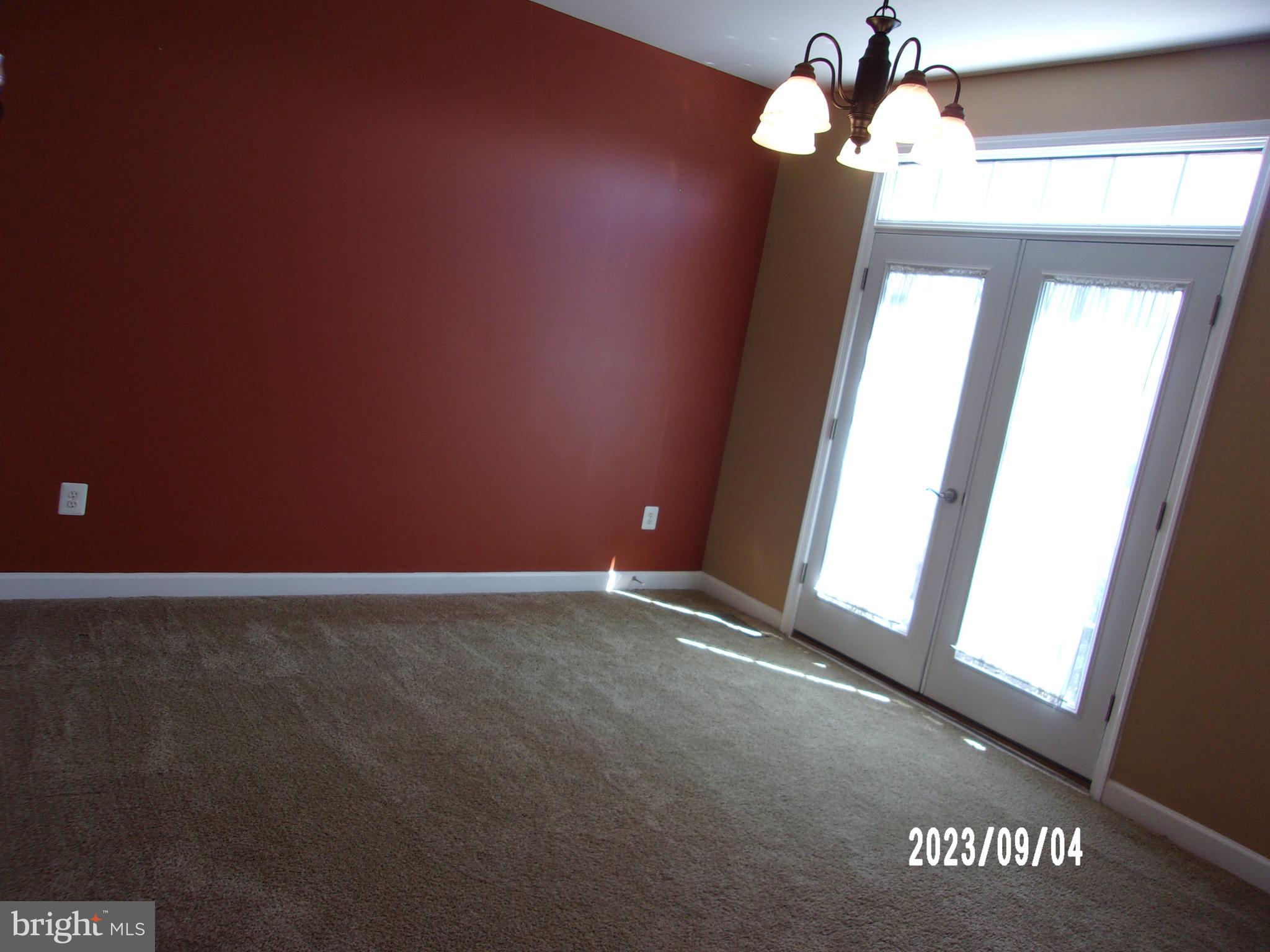 11607 Leesborough Circle Silver Spring, MD 20902 - Photo 8 of 29 Main Level Living or Dining