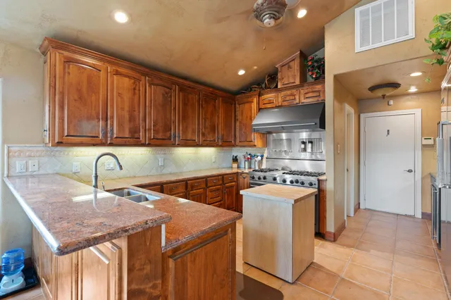 $2,900,000 | 68 Applehead Island Drive, Horseshoe Bay, TX 78657