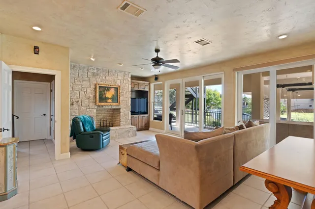 $2,900,000 | 68 Applehead Island Drive, Horseshoe Bay, TX 78657