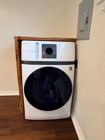 a close up view of washer and dryer