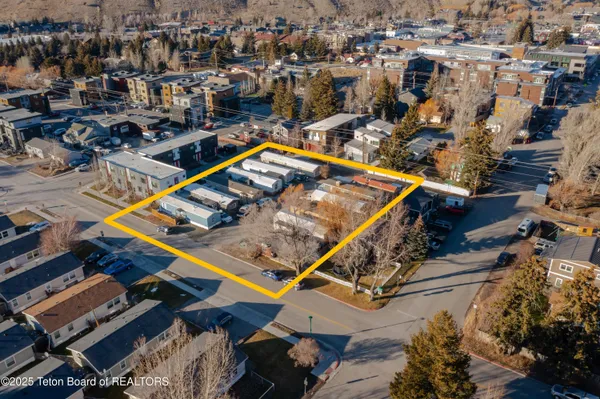 $6,750,000 | 125 West Kelly Avenue, Jackson, WY 83001