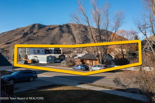 $6,750,000 | 125 West Kelly Avenue, Jackson, WY 83001