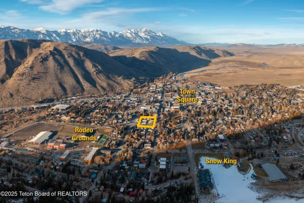 $6,750,000 | 125 West Kelly Avenue, Jackson, WY 83001
