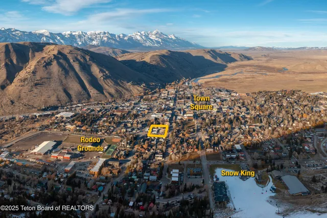 $6,750,000 | 125 West Kelly Avenue, Jackson, WY 83001