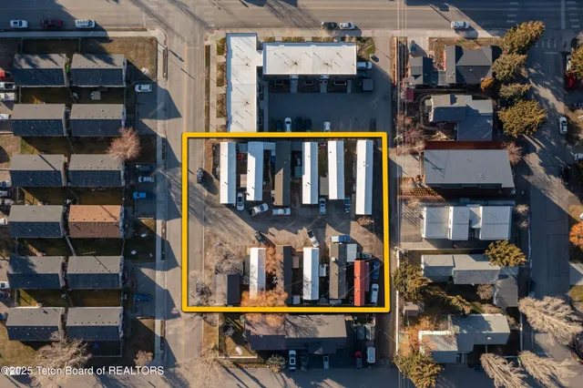 $6,750,000 | 125 West Kelly Avenue, Jackson, WY 83001
