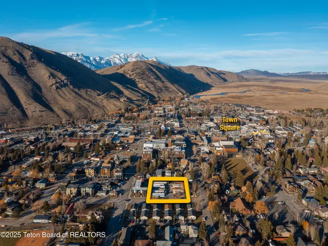 $6,750,000 | 125 West Kelly Avenue, Jackson, WY 83001