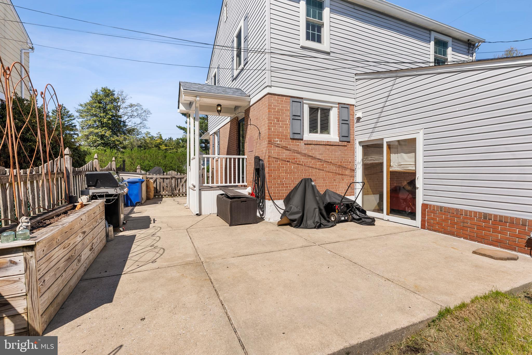 907 Arran Road Baltimore, MD 21239 - Photo 32 of 39 Patio area with space for grill