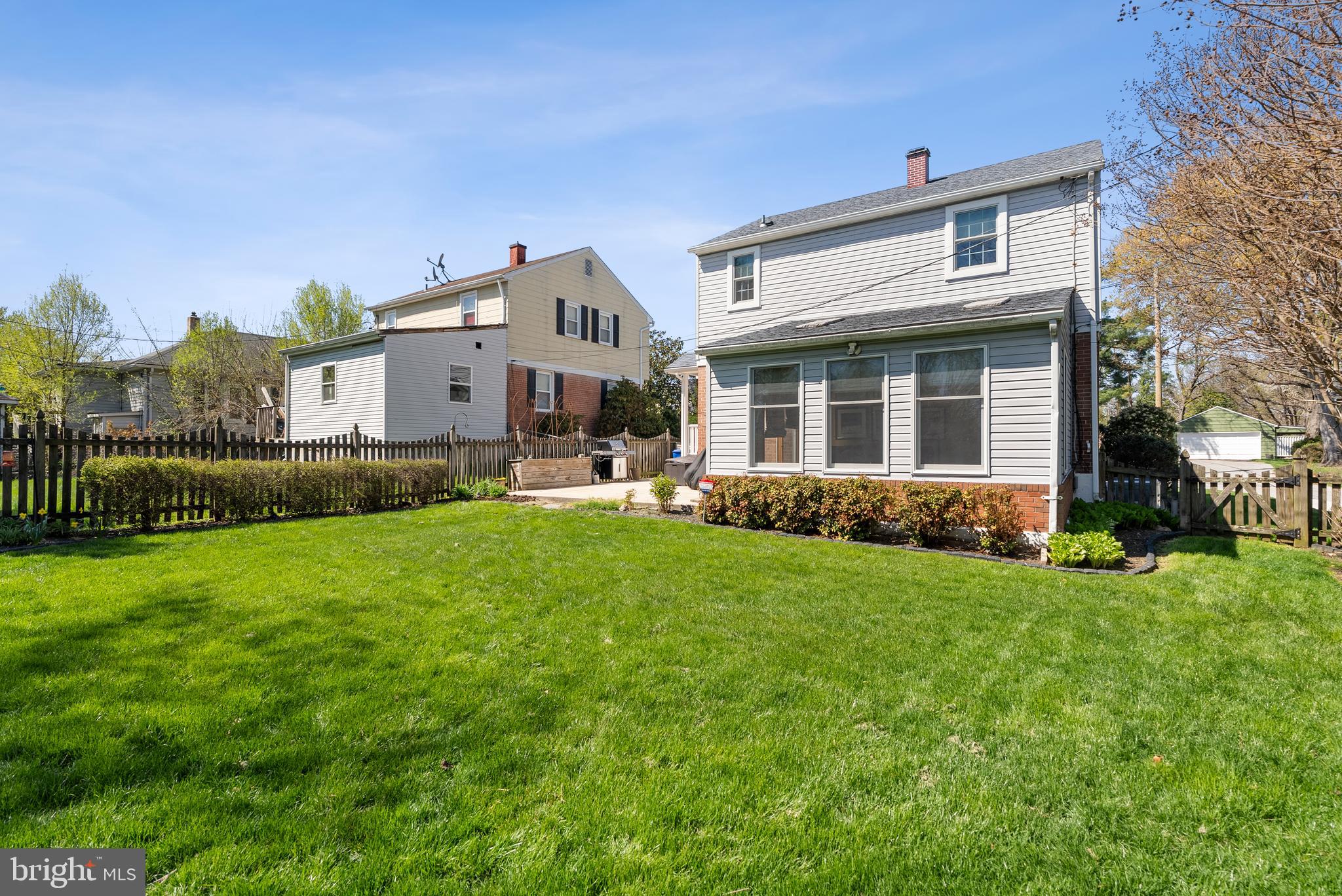 907 Arran Road Baltimore, MD 21239 - Photo 35 of 39 Enjoy the mature landscaping.