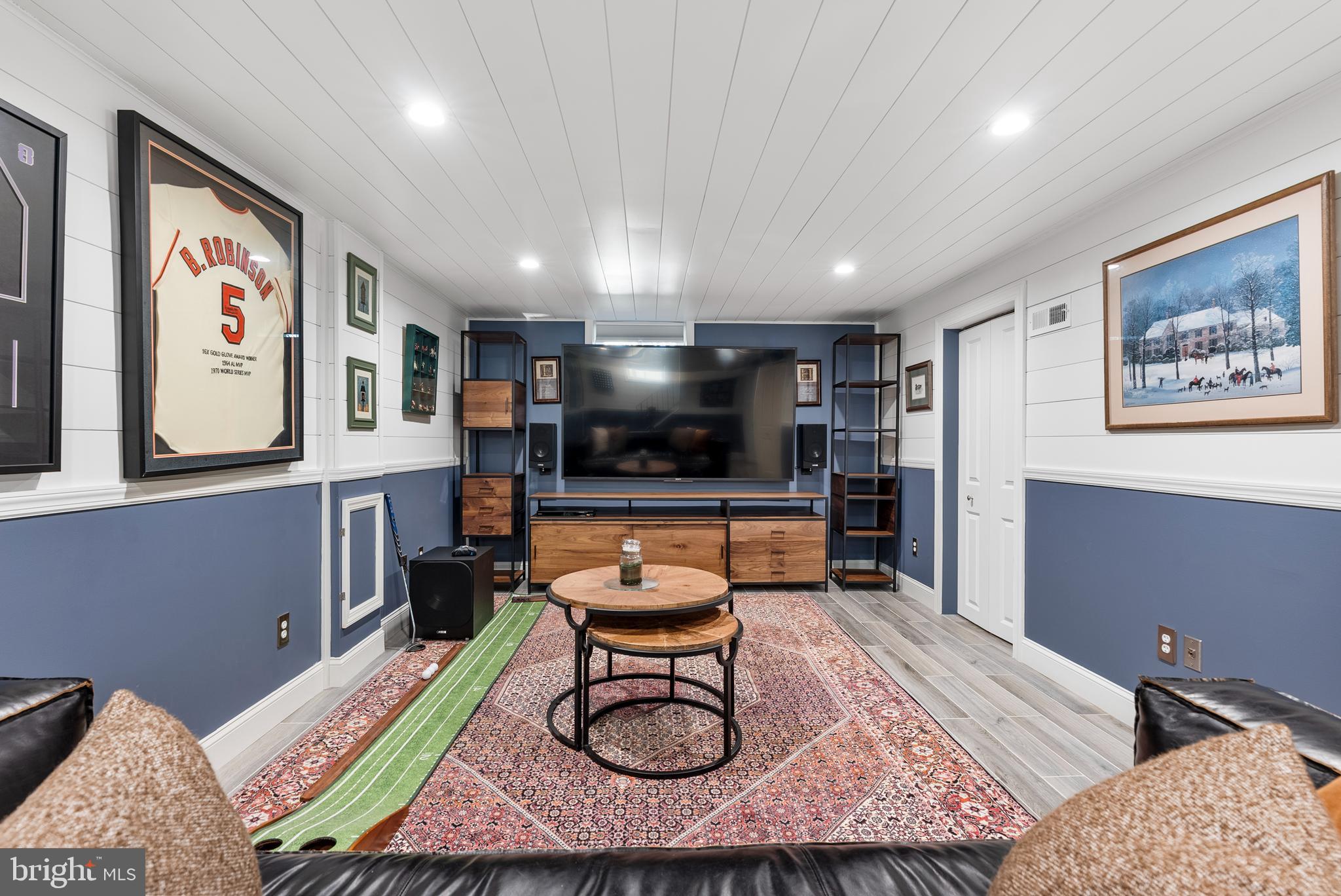 907 Arran Road Baltimore, MD 21239 - Photo 6 of 39 Great media room or space to relax