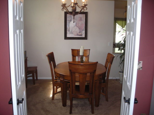 4901 Bidwell Road Redding, CA 96001 - Photo 5 of 16 Formal Dining Area