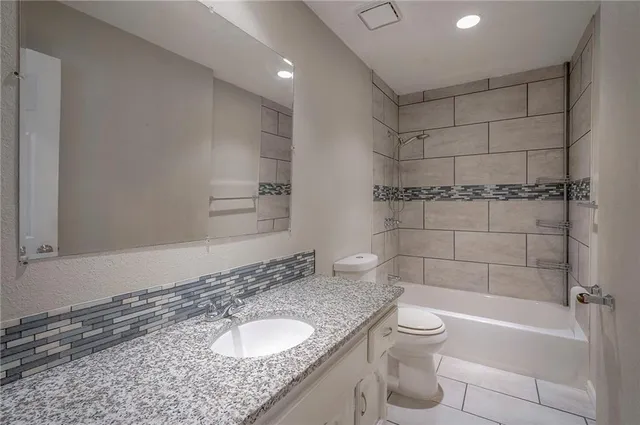 $294,500 | 16806 Hardee Street, Belton, MO 64012