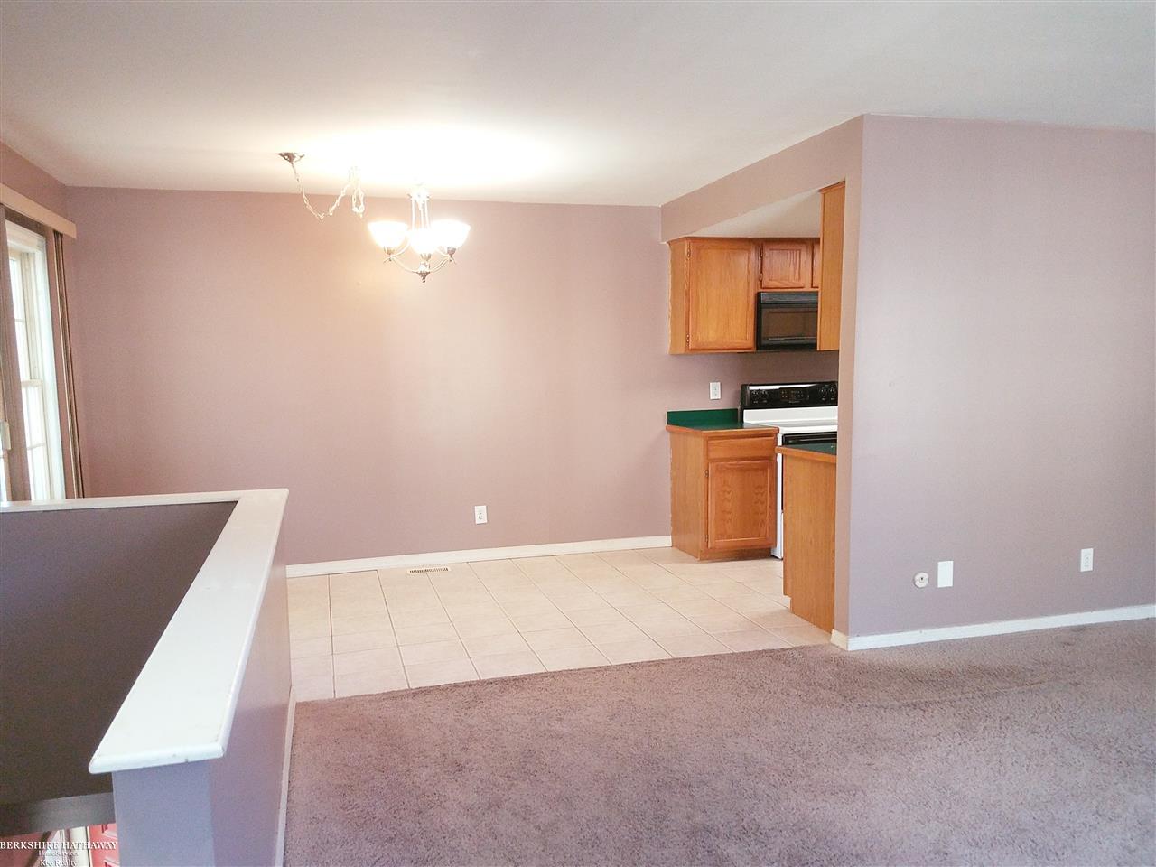 280 Minot Street Romeo, MI 48065 - Photo 3 of 14 31332590-2.JPG