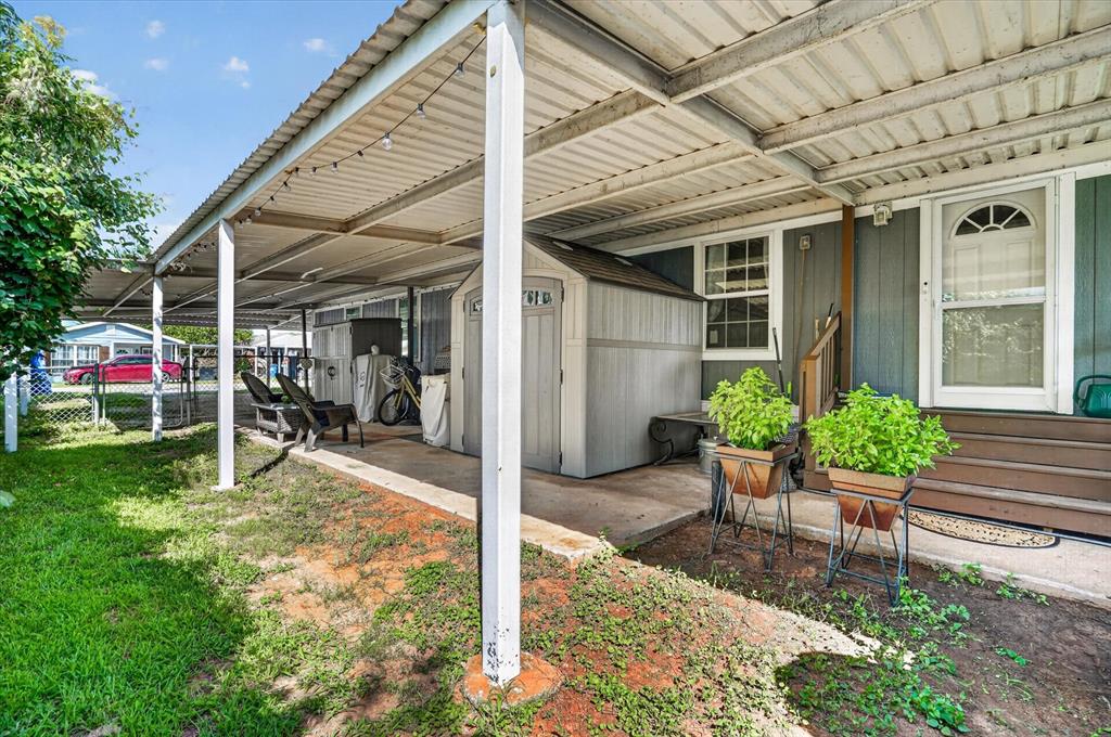 6602 Ashley Court Granbury, TX 76049 - Photo 23 of 35
