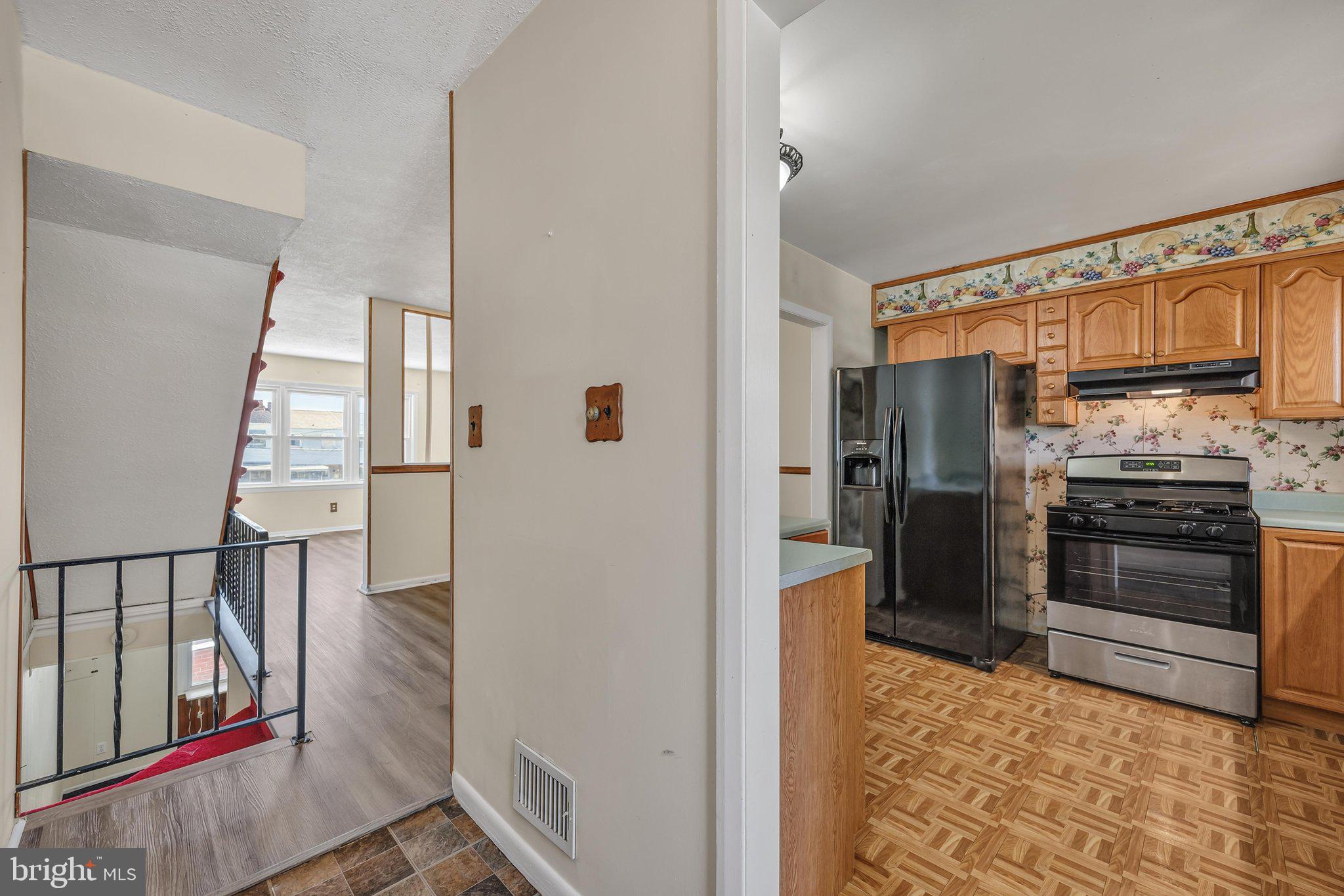 3613 Clarenell Road Baltimore, MD 21229 - Photo 4 of 38 Gallery Image 4