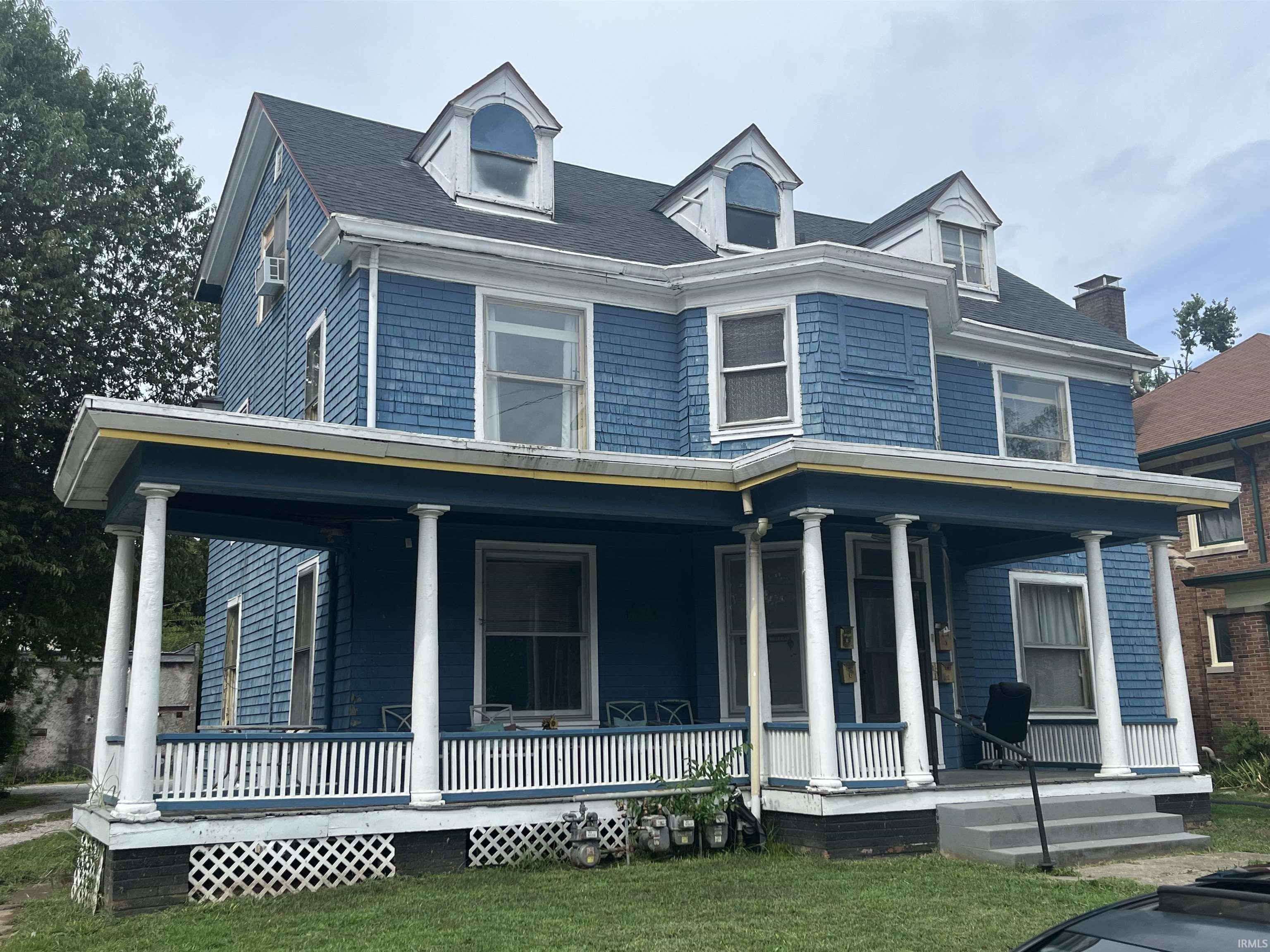 803 Southeast Riverside Drive Evansville, IN 47713 - Photo 2 of 8