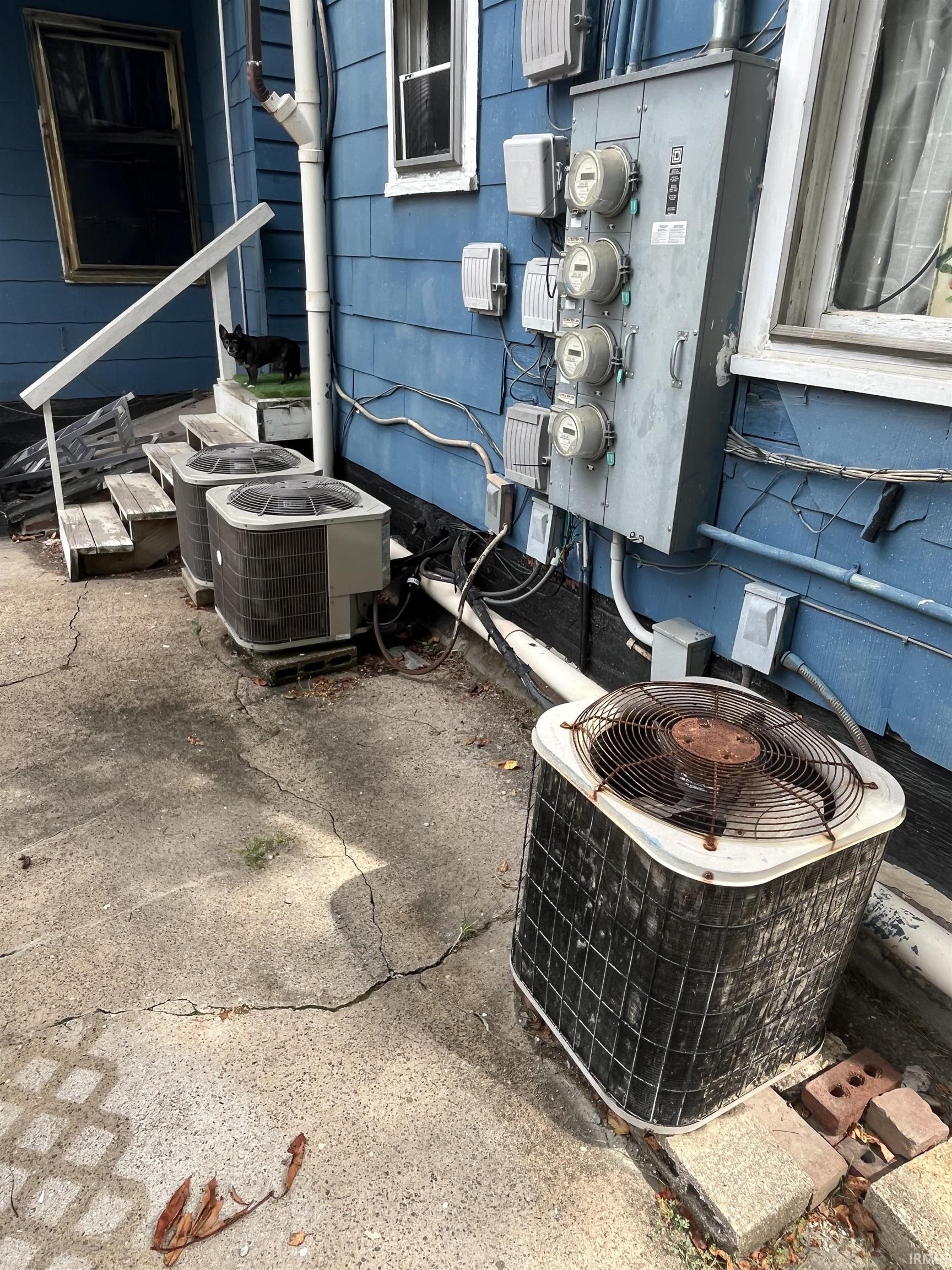 803 Southeast Riverside Drive Evansville, IN 47713 - Photo 4 of 8