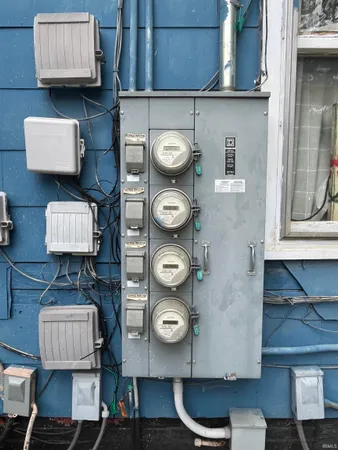 $249,900 | 803 Southeast Riverside Drive, Evansville, IN 47713