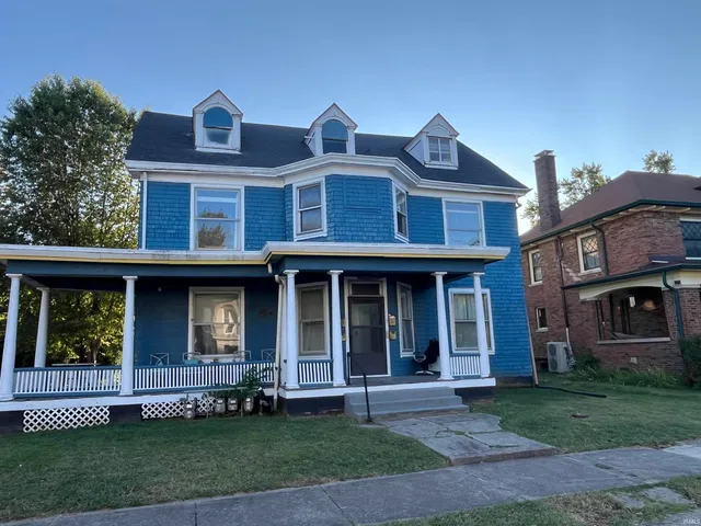 $275,000 | 803 Southeast Riverside Drive, Evansville, IN 47713