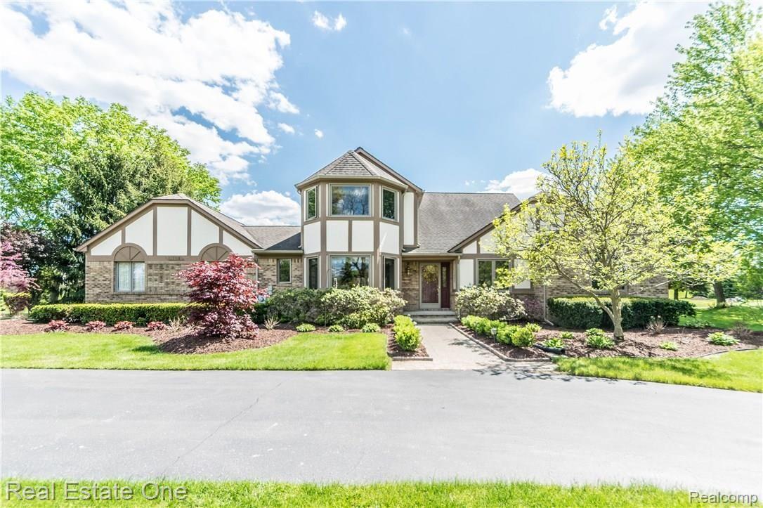 11792 Larkins Road Brighton, MI 48114 - Photo 1 of 43 0.jpg