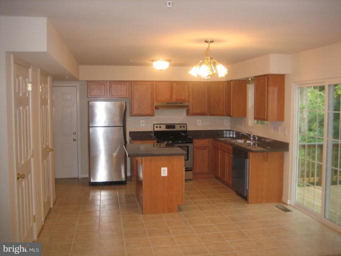 6129 Landover Road Cheverly, MD 20785 - Photo 3 of 5 Kitchen