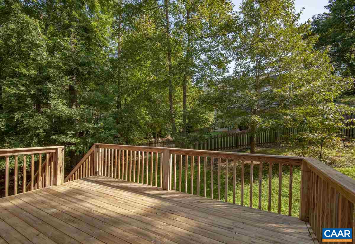3 Bernardsburg Road Palmyra, VA 22963 - Photo 32 of 38 a balcony with wooden floor and fence