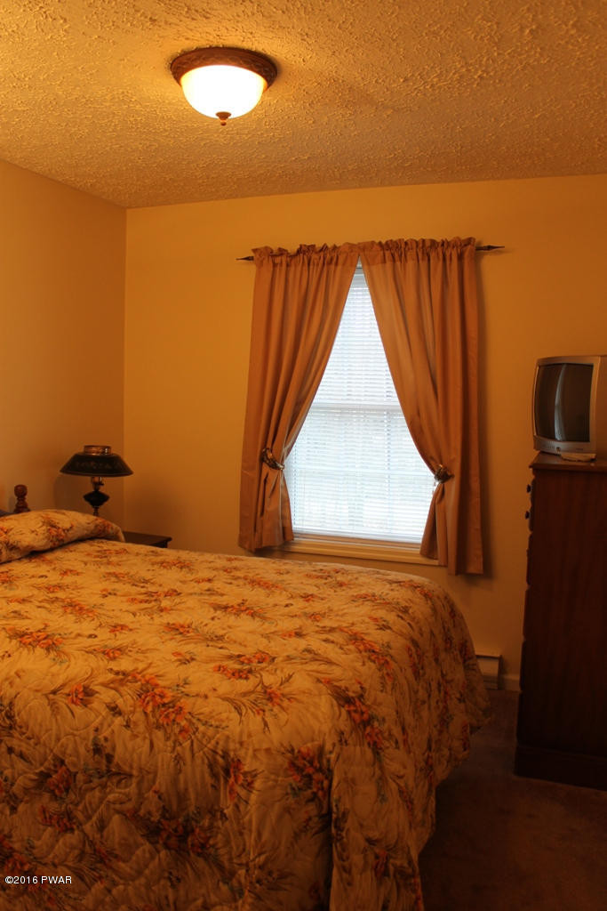 112 Scoda Road Hawley, PA 18428 - Photo 16 of 26 Bed 2