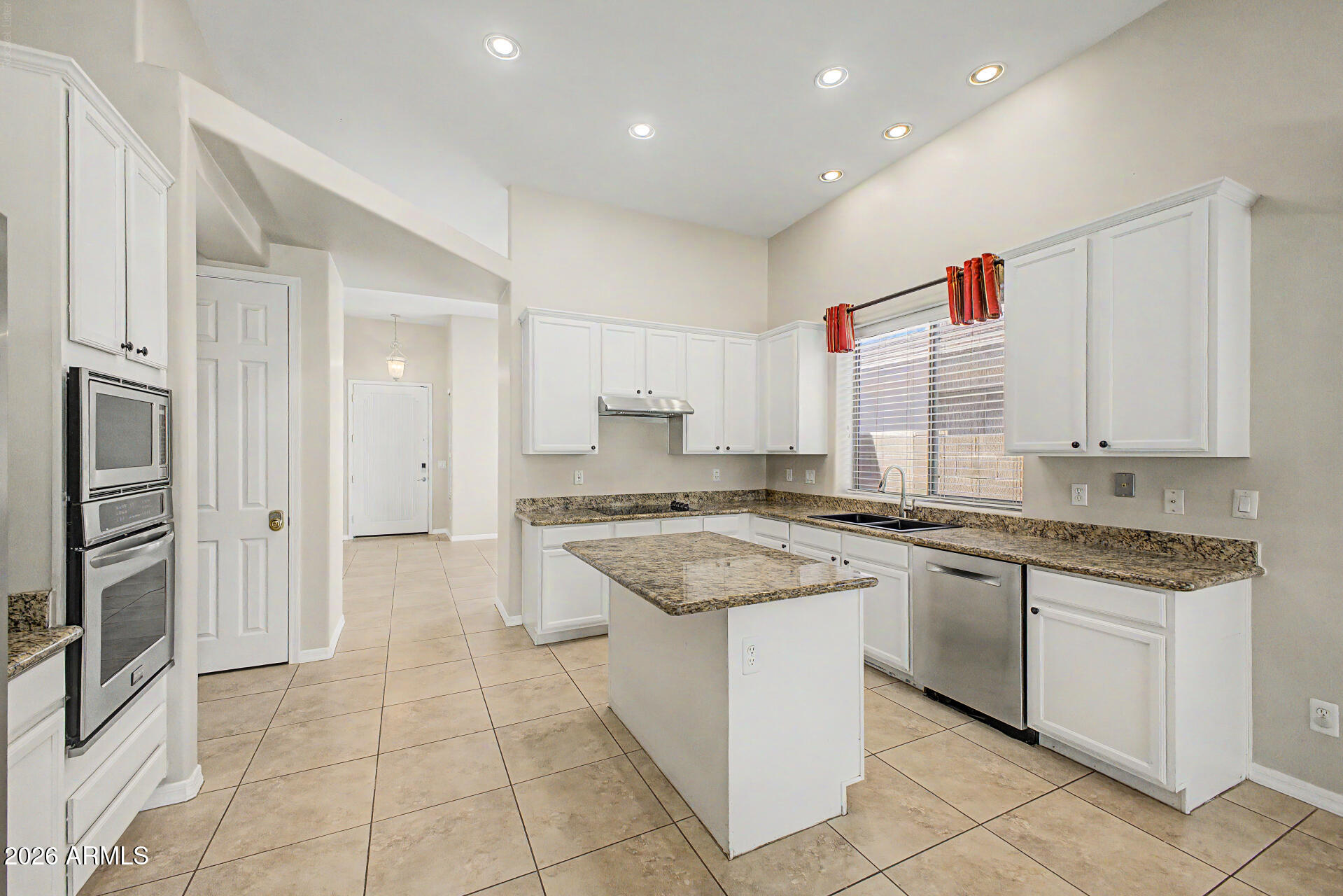 3123 East Amber Ridge Way Phoenix, AZ 85048 - Photo 11 of 34 11 - Amber Ridge 3123