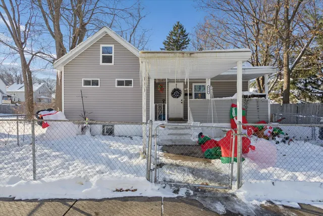 $110,000 | 418 Adams Street, Rockford, IL 61107