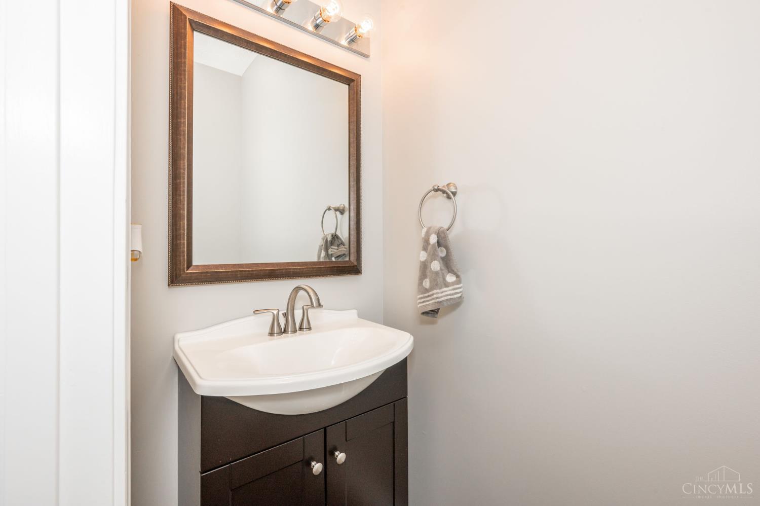3513 Jessup Road Cincinnati, OH 45239 - Photo 25 of 49