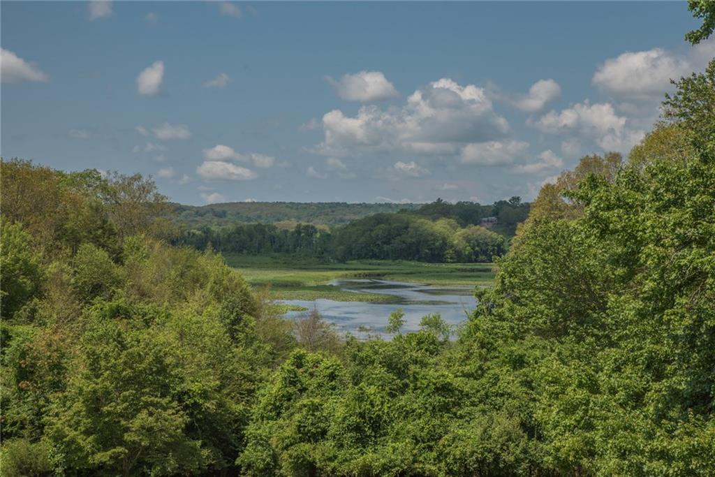 Views to the West out over Whalebone Cove and Connecticut River
