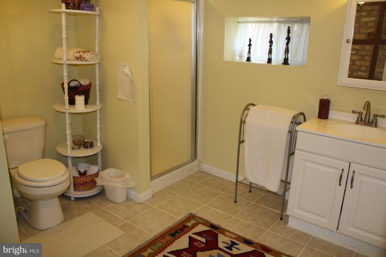 6429 Telegraph Road Alexandria, VA 22310 - Photo 11 of 12 Bath