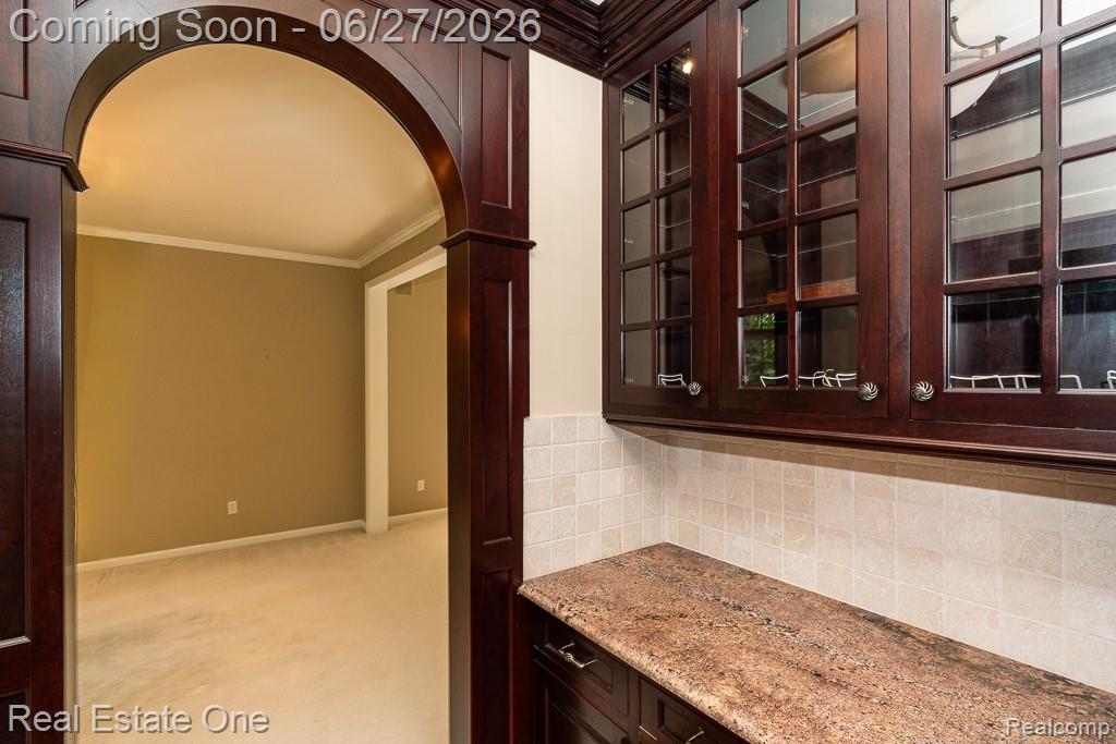 3347 St George Court Rochester, MI 48306 - Photo 14 of 51 Butler Pantry