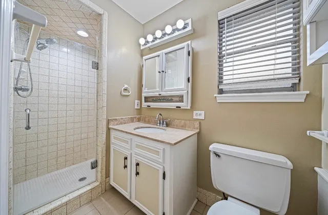 $2,300 | 4822 Lost Oak Drive, Spring, TX 77388