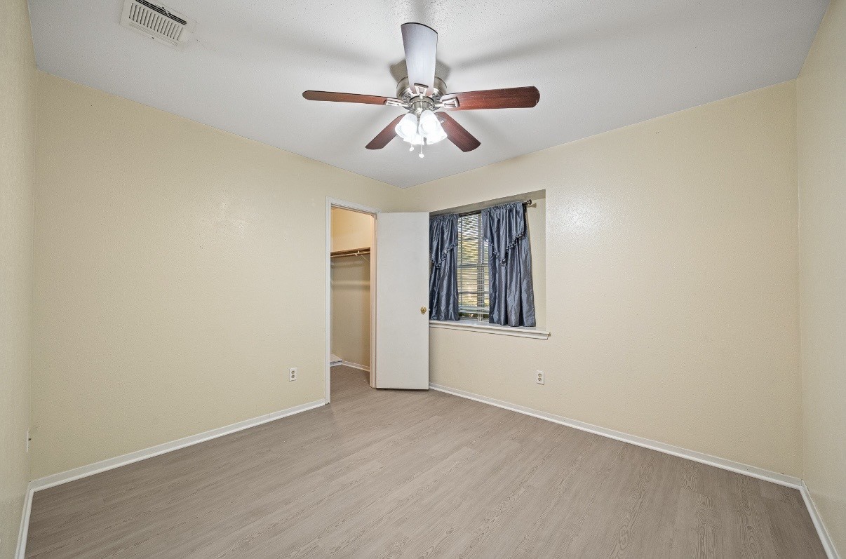 4822 Lost Oak Drive Spring, TX 77388 - Photo 10 of 14 a view of an empty room with a window