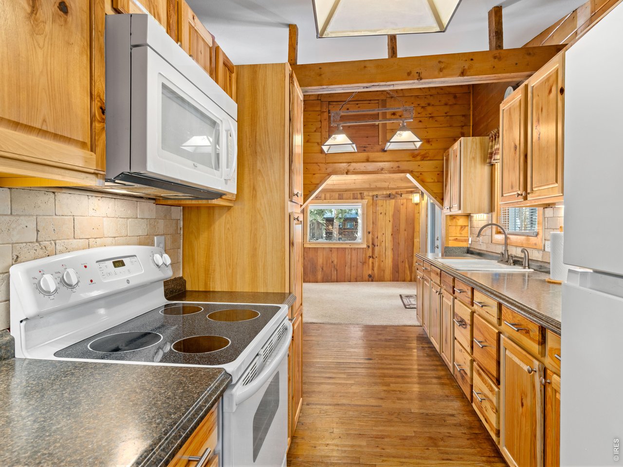 3143 Riverside Drive Lyons, CO 80540 - Photo 4 of 24 Kitchen