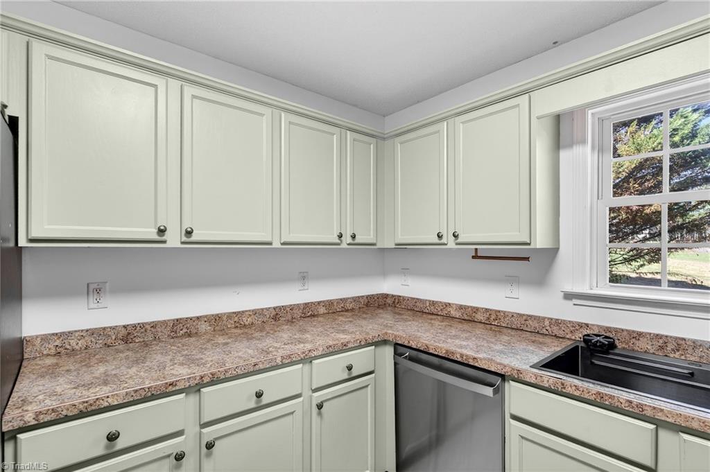 3971 Meadow Ridge Court Asheboro, NC 27205 - Photo 19 of 48