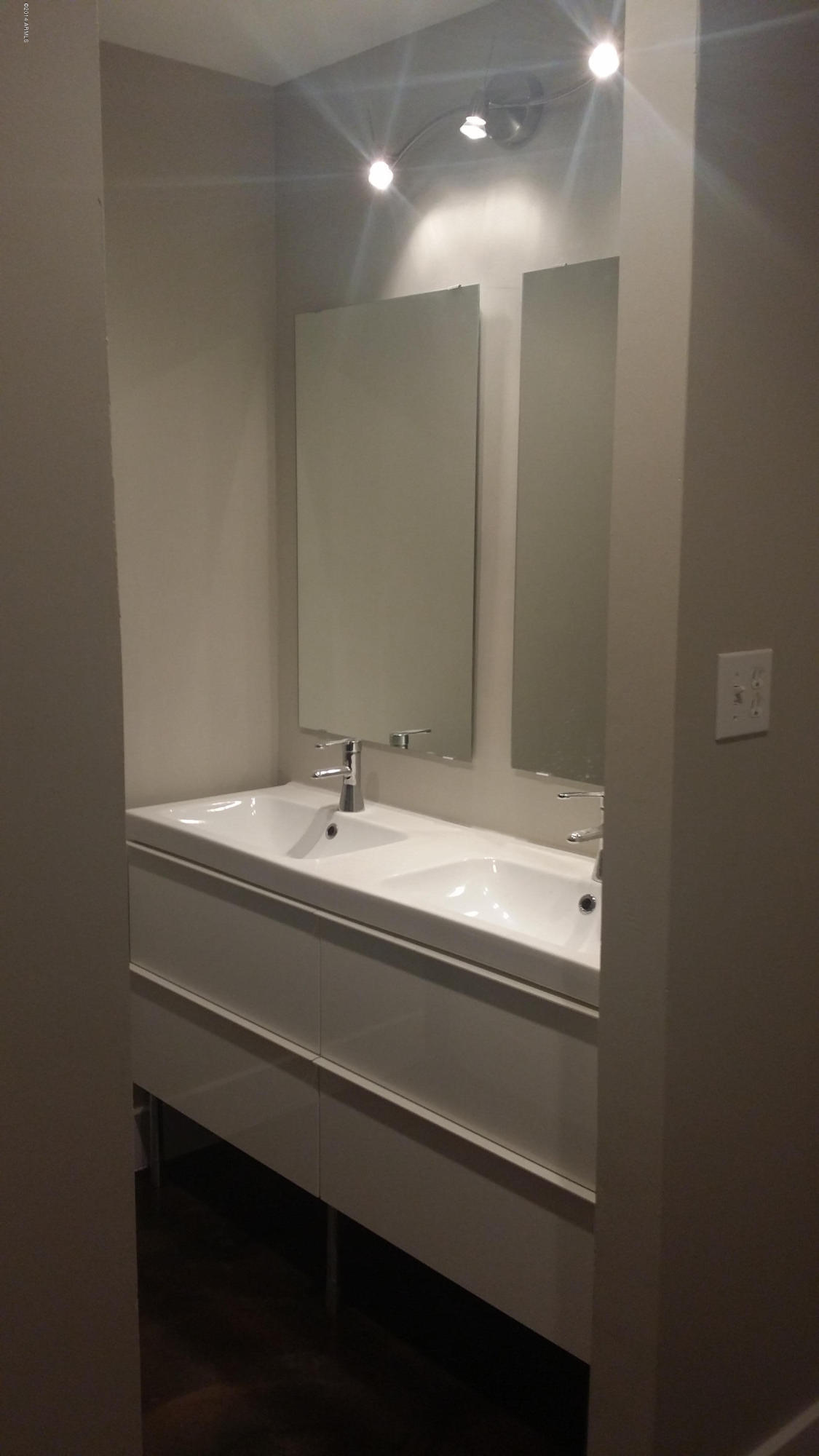 3516 East Piccadilly Road Phoenix, AZ 85018 - Photo 12 of 17 20140403_162047