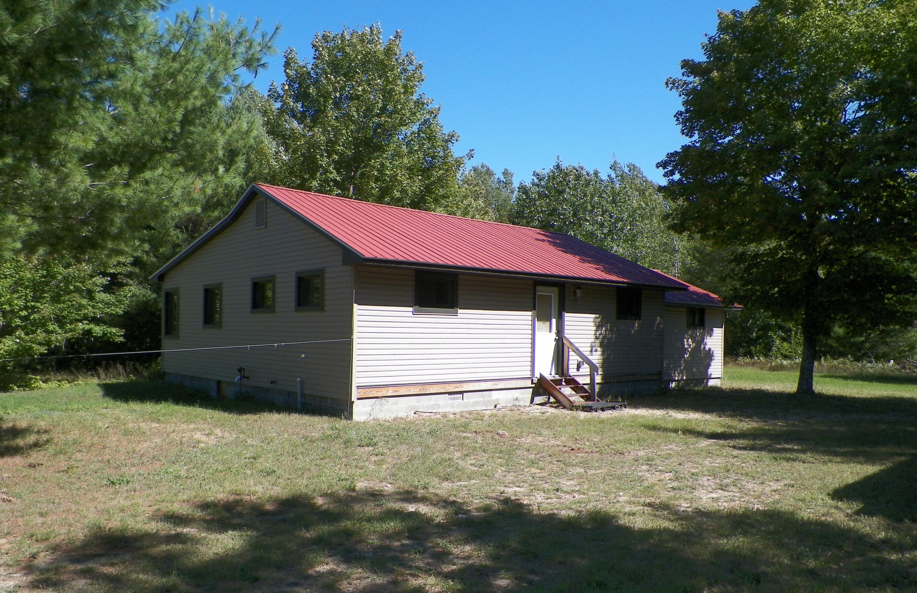 8154 Potter Road Cheboygan, MI 49721 - Photo 13 of 19 Gallery Image 13