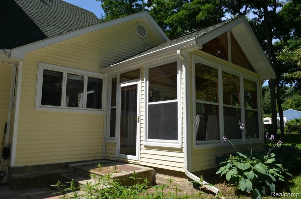 7034 Ridgewood Road Clarkston, MI 48346 - Photo 48 of 50 Florida Room.jpg