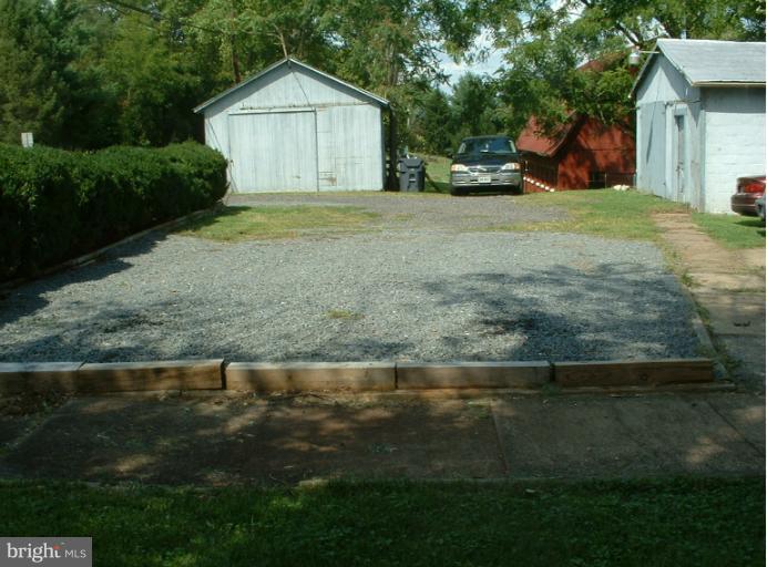 8613 Rixeyville Road Rixeyville, VA 22737 - Photo 18 of 18 Driveway with parking