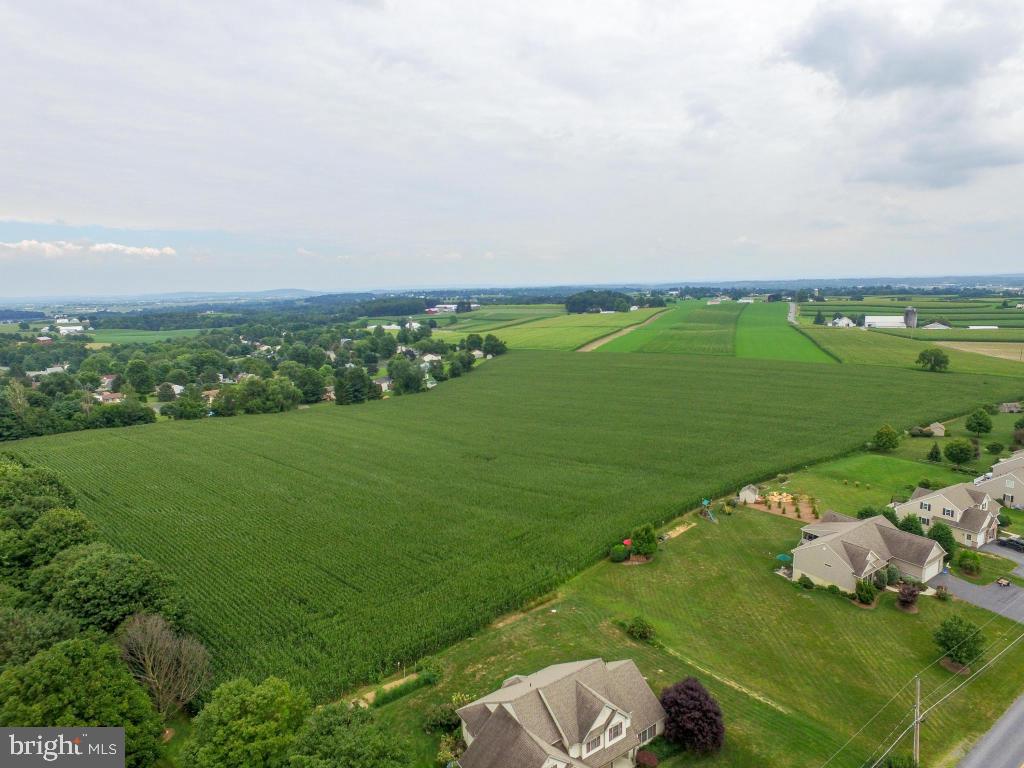 Oak Lane Lititz, PA 17543 - Photo 3 of 4