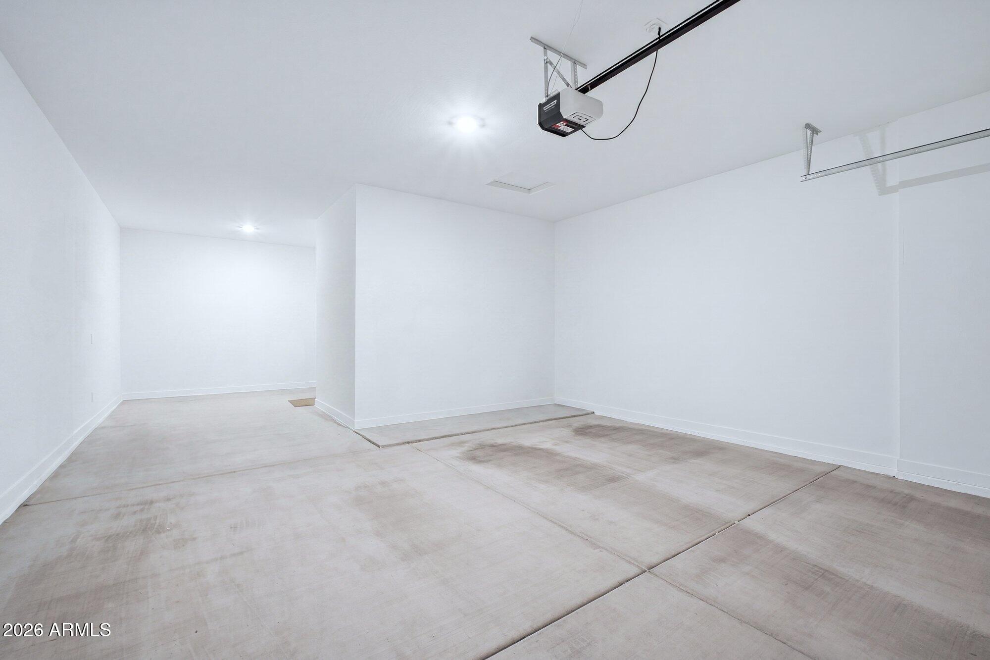 5963 East Lone Cactus Road Phoenix, AZ 85054 - Photo 21 of 22 a view of an empty room