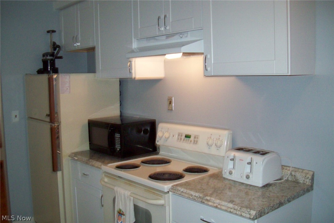 2693 Lost Nation Road Willoughby, OH 44094 - Photo 3 of 9 Gallery Image 3